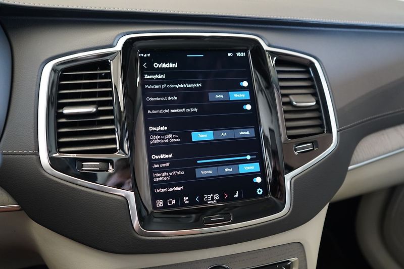 Volvo XC90 B5 PLUS AWD, Vzduch, Ventilace - fotka 35 z 47