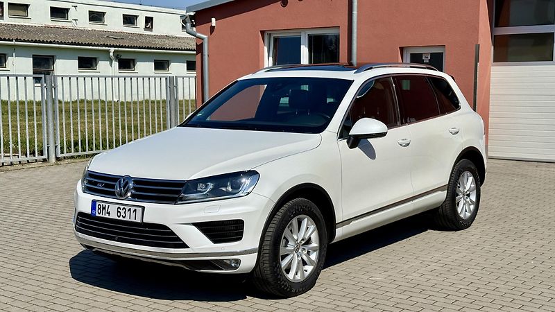 Volkswagen Touareg 3.0TDi*193kW*R-LINE*PERLEŤ - fotka 2 z 44