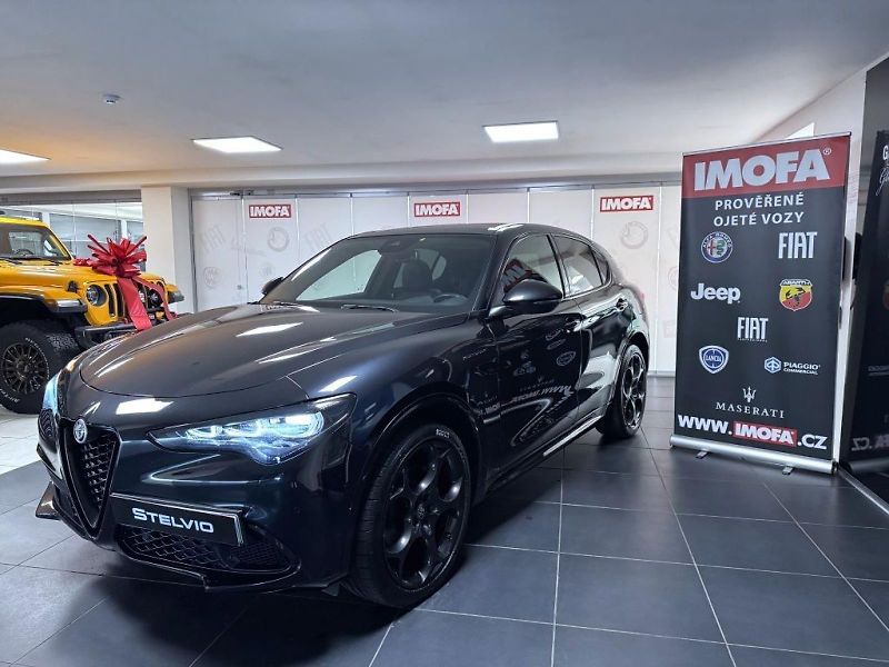 Alfa Romeo Stelvio (2024) 2.0T 280k AT8 ZF Q4 4x4 Compet - fotka 3 z 23