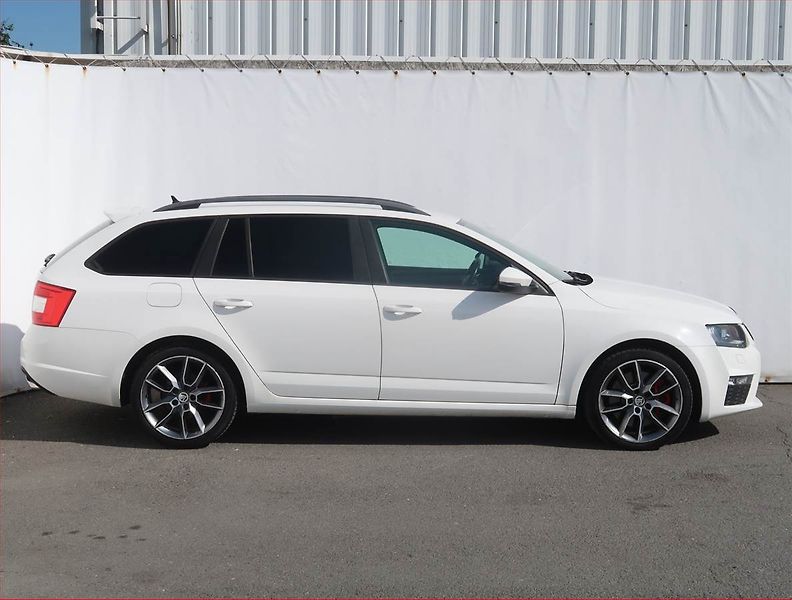Škoda Octavia (2014) RS 2.0 TDI, Automat, Navi - fotka 6 z 22