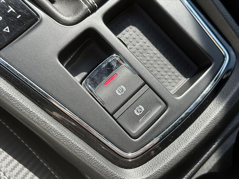 Seat Leon 2,0 TSI Cupra 221kW 4Drive DSG - fotka 25 z 32