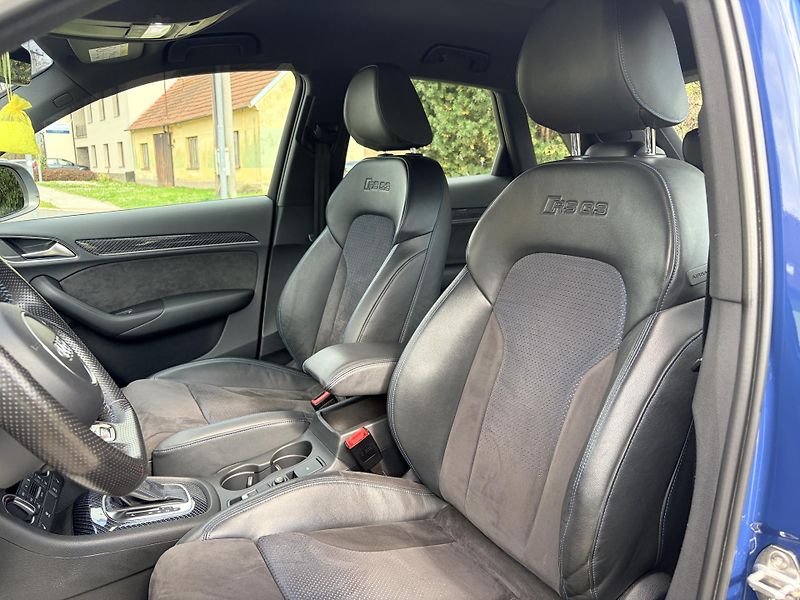 Audi RS Q3 PERFORMANCE 2.5TFSI 270KW  - fotka 11 z 40