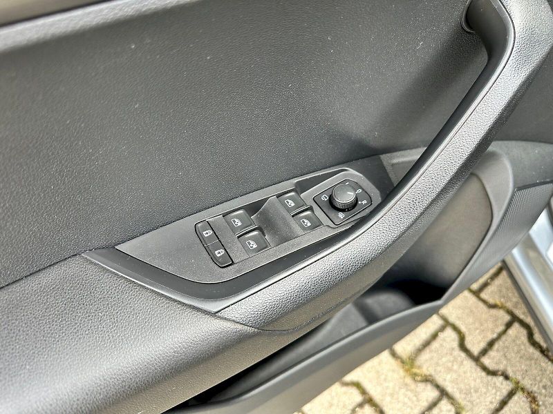 Škoda Karoq (2021) 1.0 TSI 81 kW Ambition - fotka 8 z 23