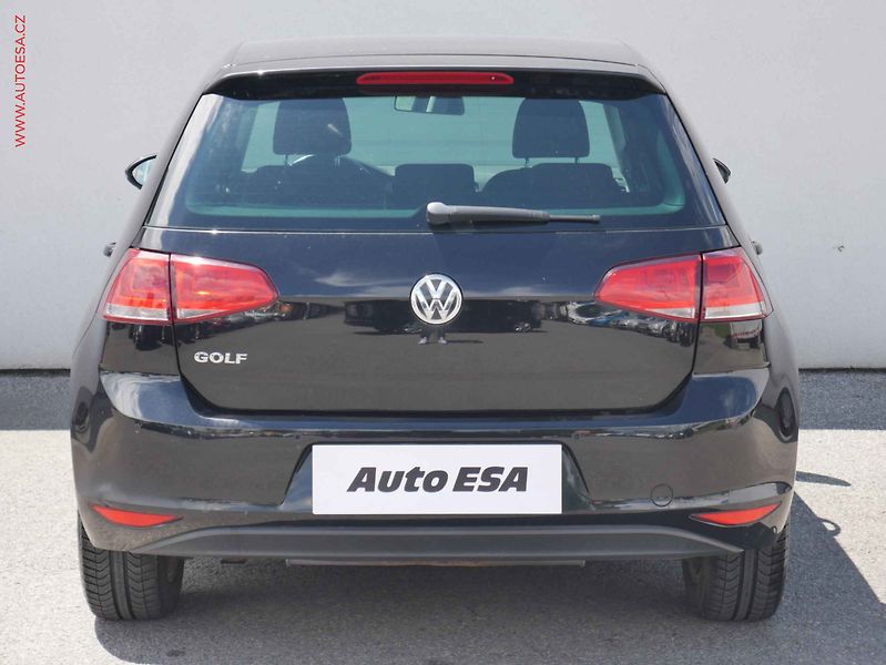 Volkswagen Golf (2012) 1.2TSi, AC - fotka 5 z 17