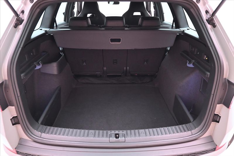 Škoda Kodiaq 2,0 TDI 147kW DSG 4x4 Sport LI - fotka 10 z 31