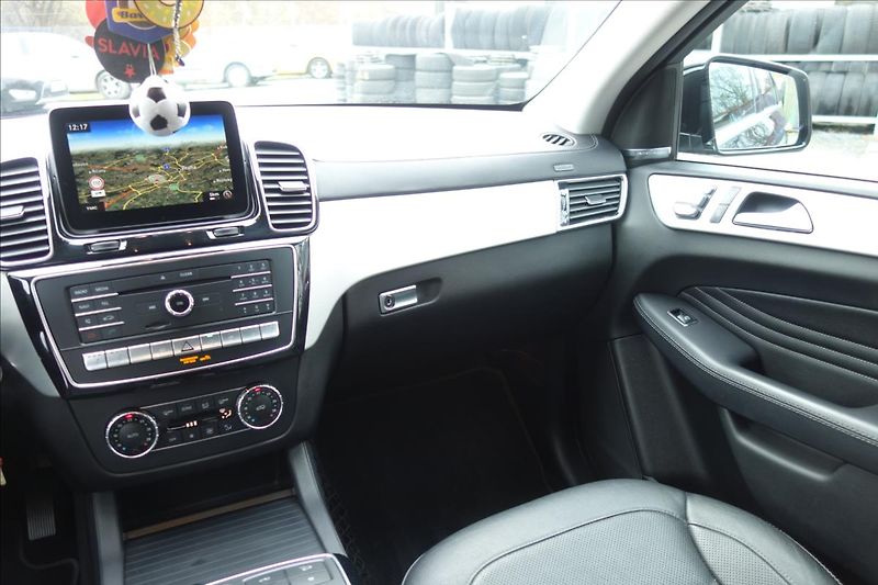 Mercedes-Benz GLE 350CDi 190KW,4 MAT.,KUPÉ. - fotka 20 z 39