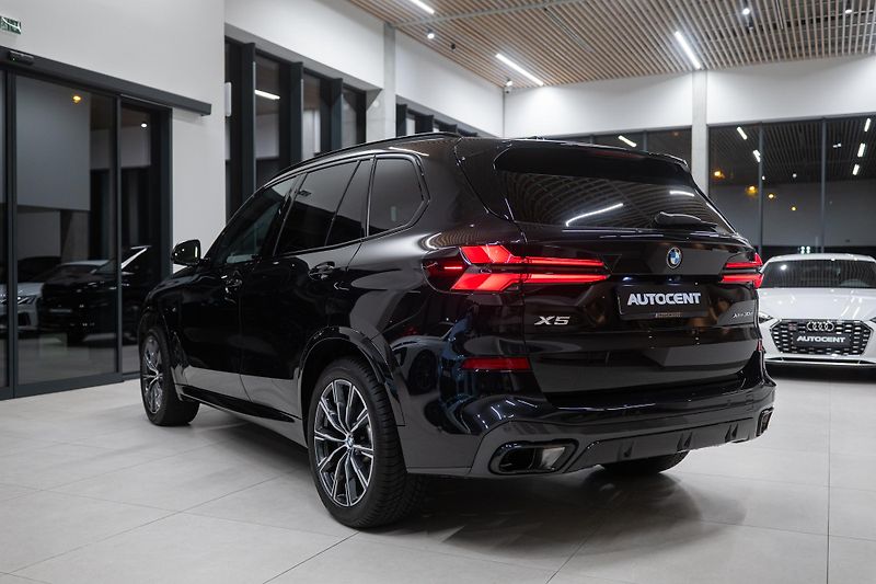 BMW X5 (2025) 30xd M-SPORT NEZAVISLÉ TAŽNÉ - fotka 7 z 52
