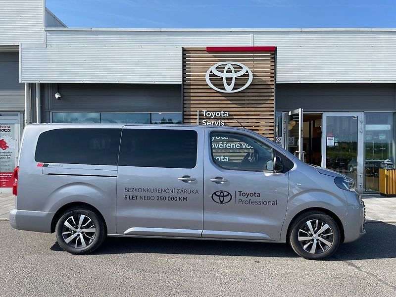 Toyota ProAce Verso 2.0L 8AT Family 8 - fotka 4 z 21