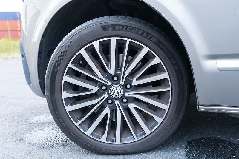 Volkswagen Multivan (2023) VW Multivan T6.1 Highline  - fotka 24 z 24