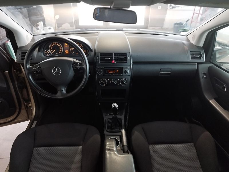 Mercedes-Benz Třídy A (2004) 1,7I,85KW,KLIMA,ALU,SER.KN - fotka 17 z 33