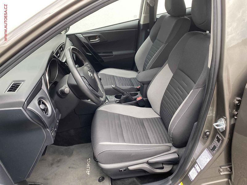 Toyota Auris (2019) 1.6i, ČR, servis.kniha - fotka 9 z 18