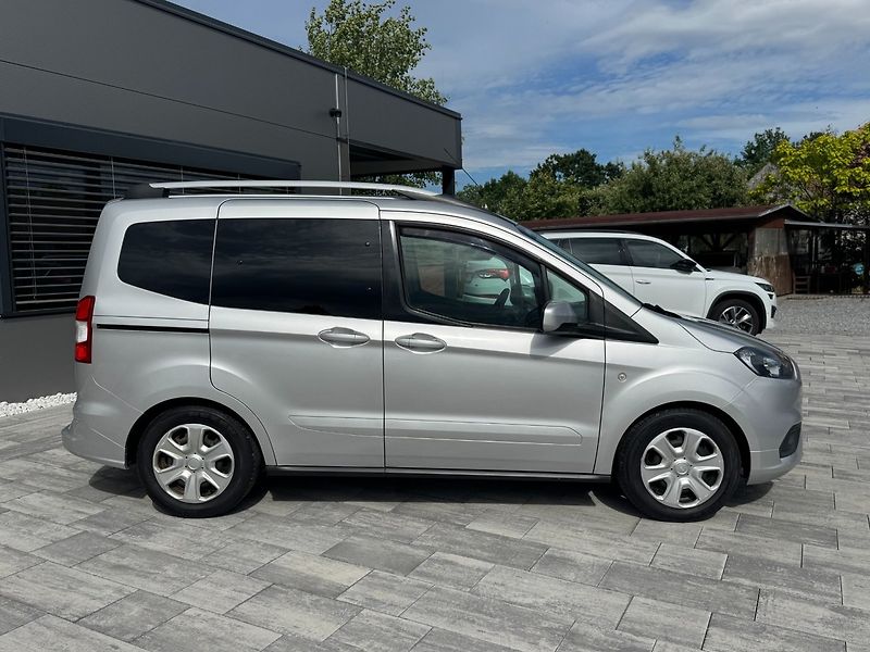 Ford Tourneo Courier (2019) 1.0 EcoBoost 73kW - fotka 4 z 29