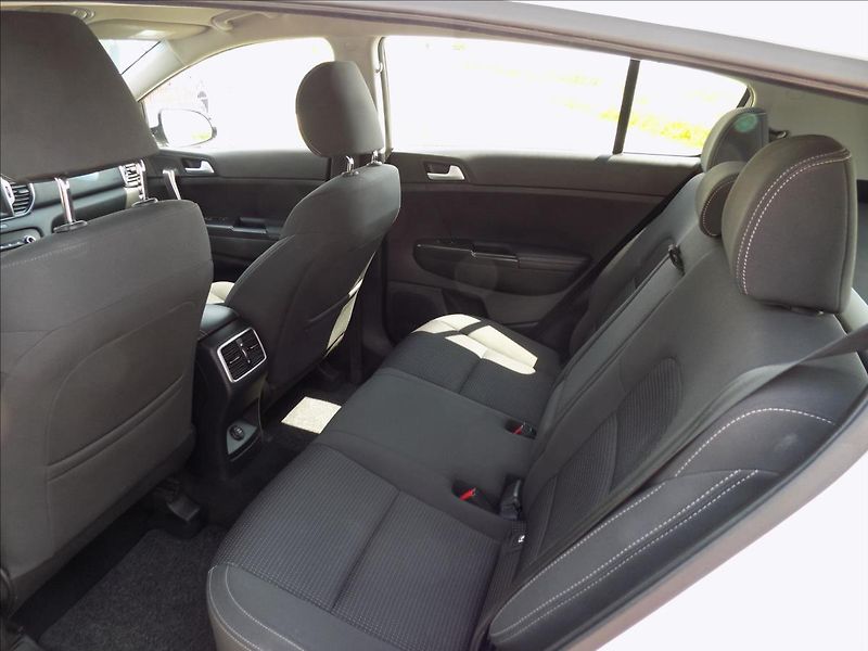 Kia Sportage 1,7 CRDi NAVI, KAMERA, 1.maj. - fotka 27 z 35