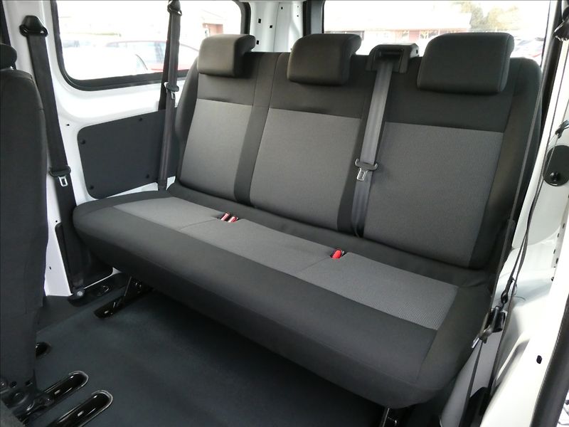 Peugeot Expert 1,5 HDi 1.MAJ.,LONG,9.míst,DPH - fotka 23 z 46