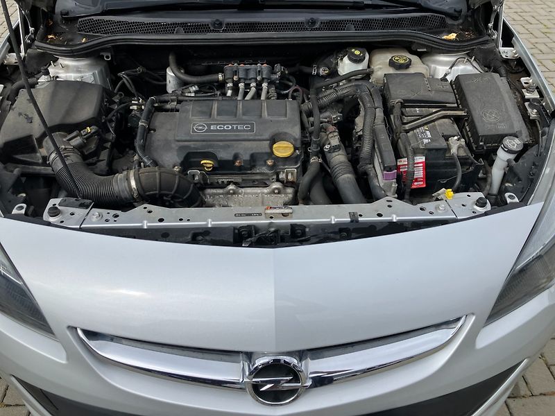 Opel Astra (2015) 1.4T 103kW LPG SPORTS TOURER - fotka 26 z 27