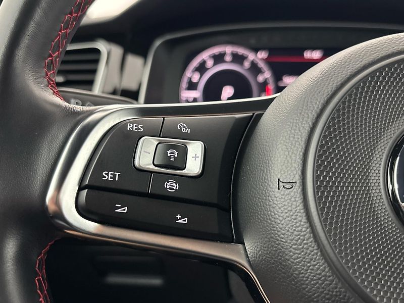 Volkswagen Golf GTI,DSG - fotka 23 z 27