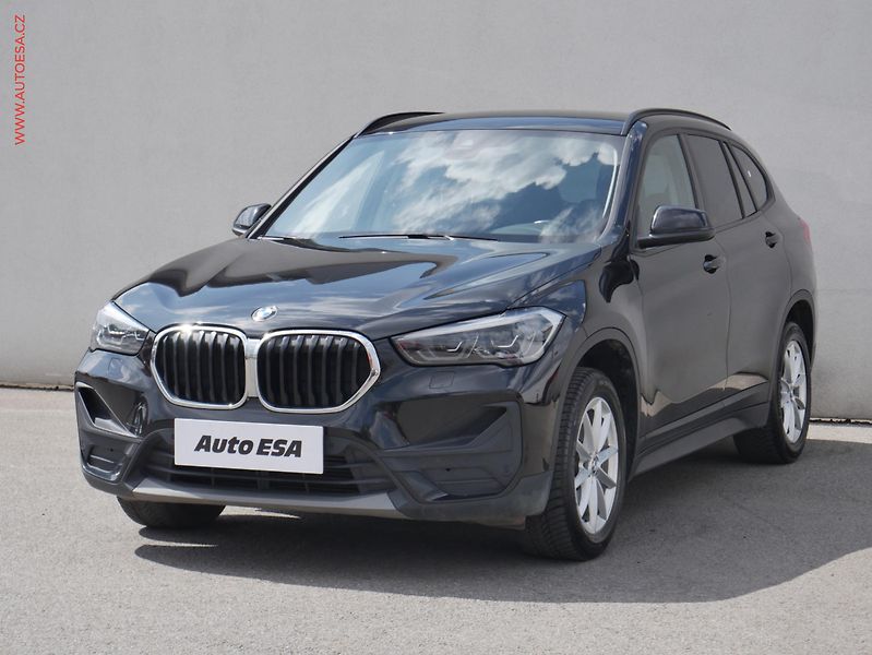 BMW X1 (2020) 2.0D 2.0 xDrive18d, ČR, AT - fotka 3 z 17