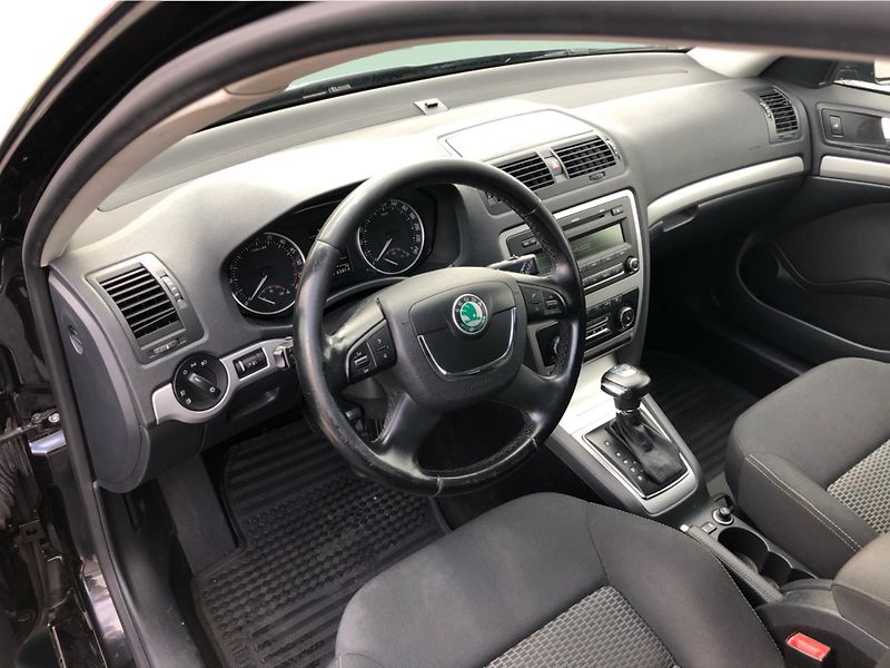 Škoda Octavia Combi 1.6 TDi Elegance - fotka 5 z 28
