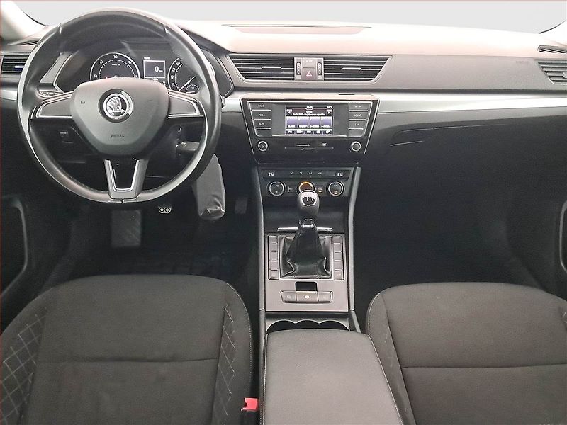 Škoda Superb (2015) 1.6 TDI, Tempomat - fotka 8 z 15