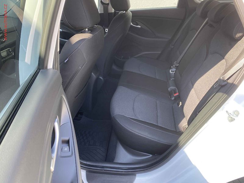 Hyundai i30 (2021) 1.5 T-GDi, 2.maj,ČR, Smart - fotka 10 z 19
