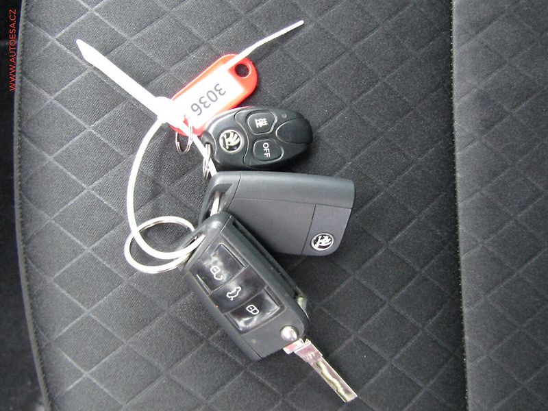 Škoda Octavia (2015) 1.6 TDi 4x4, Edition, bixen - fotka 23 z 23