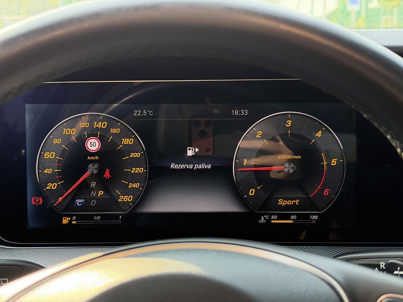 Mercedes-Benz Třídy E 220d 143 kw/AMG line - fotka 21 z 23