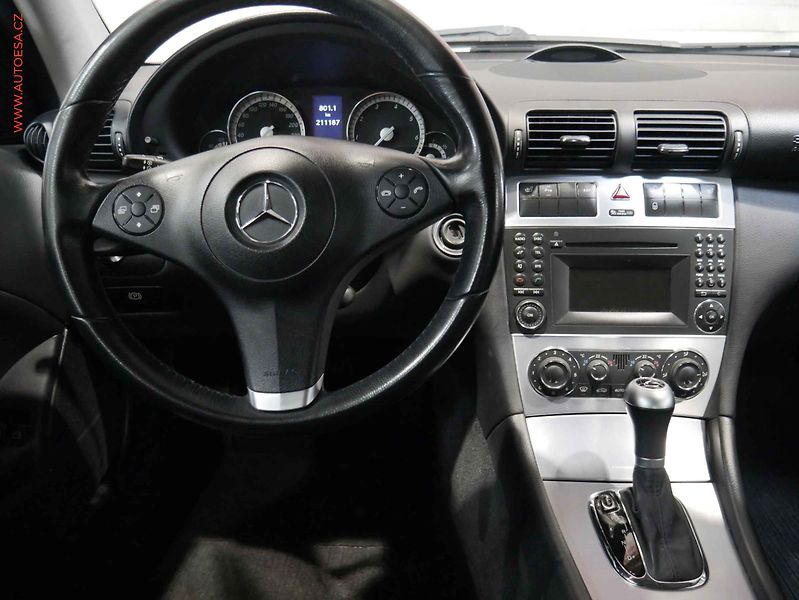 Mercedes-Benz CLC (2010) 1.6 i, ČR, AT, xenon, AC - fotka 11 z 17