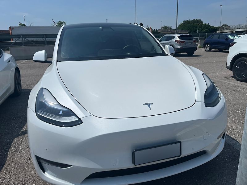Tesla Model Y (2022) Long Range AWD | AMD Ryzen - fotka 3 z 8