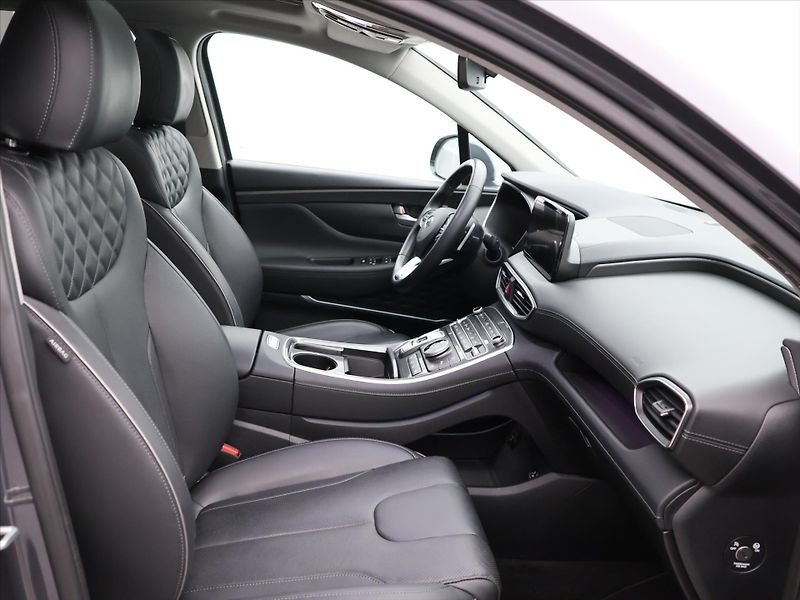 Hyundai Santa Fe 1.6 T-GDI MHEV Style AWD Aut. - fotka 13 z 44