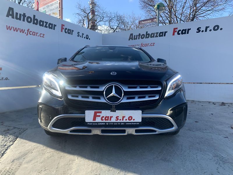 Mercedes-Benz GLA (2019) 220d 4 Matic, ser.knížka - fotka 2 z 30