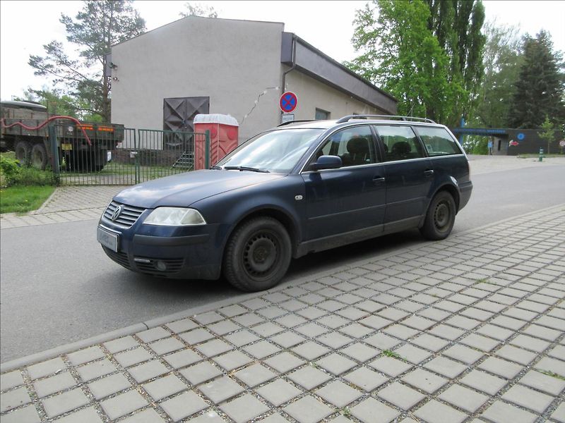 Volkswagen Passat 1,9 TDi, Klima, Vyhř. sed. - fotka 1 z 25