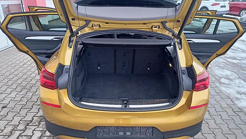 BMW X2 X drive navi výhřev tažné - fotka 24 z 37