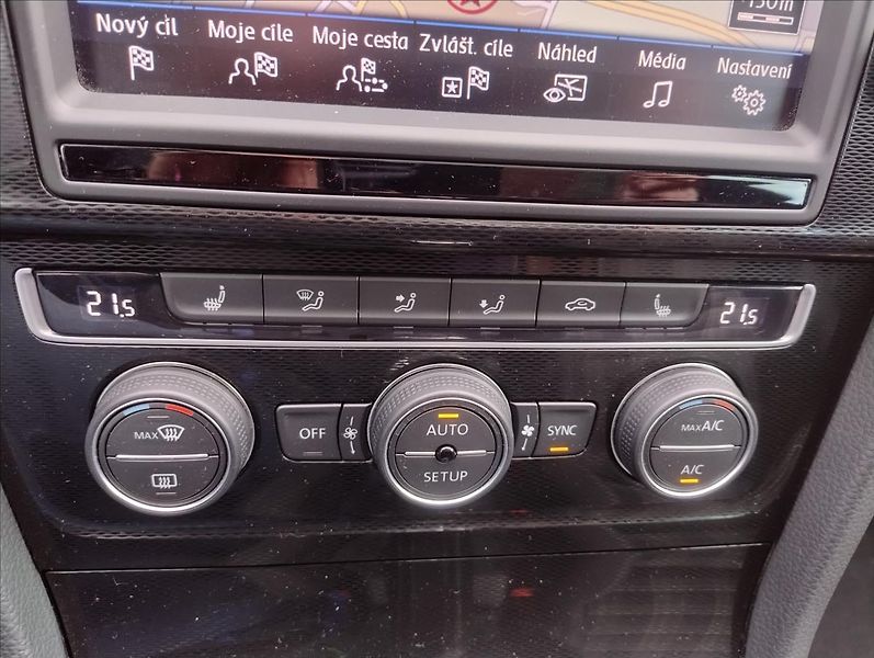 Volkswagen Golf 2,0 TDI GTD  DSG Panorama - fotka 11 z 24