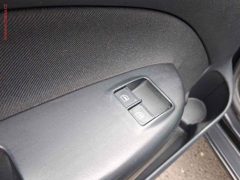 Škoda Octavia (2009) 1.9 TDi, Ambiente - fotka 13 z 15