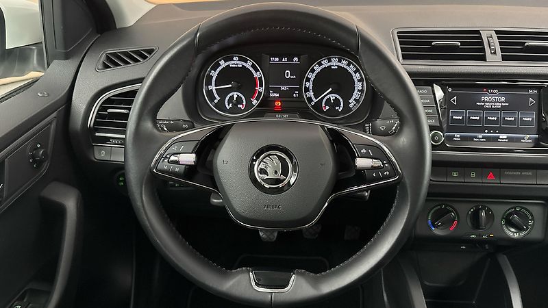 Škoda Fabia 1.0 TSI Ambition Combi - fotka 9 z 24