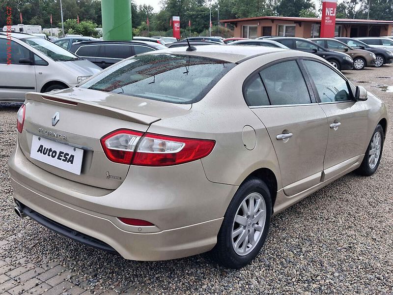 Renault Fluence (2010) 1.6 i, ČR, autoAC, temp. - fotka 4 z 19