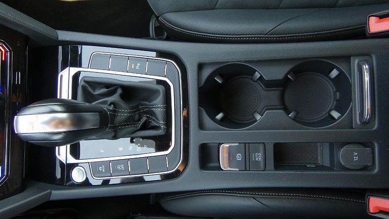 Volkswagen Arteon Shooting Brake 2.0 TDI DSG 4Mo - fotka 17 z 26