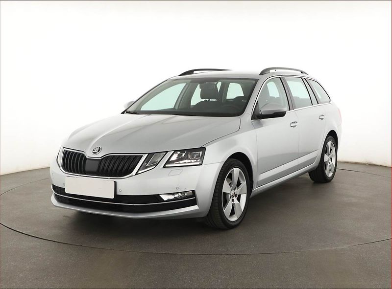 Škoda Octavia (2020) Style 1.6 TDI, Kůže, Tempomat - fotka 2 z 14