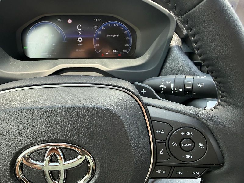 Toyota RAV4 2.5 HSD e-CVT AWD Executive + - fotka 18 z 30