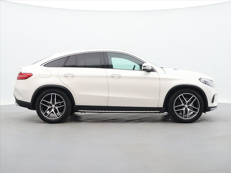 Mercedes-Benz GLE 3,0 350d 227kW AMG H&K LED CZ - fotka 8 z 48