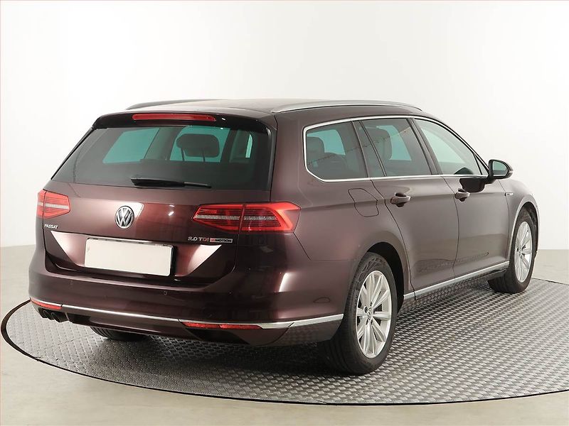 Volkswagen Passat (2016) Highline 2.0 TDI, 4X4 - fotka 5 z 20