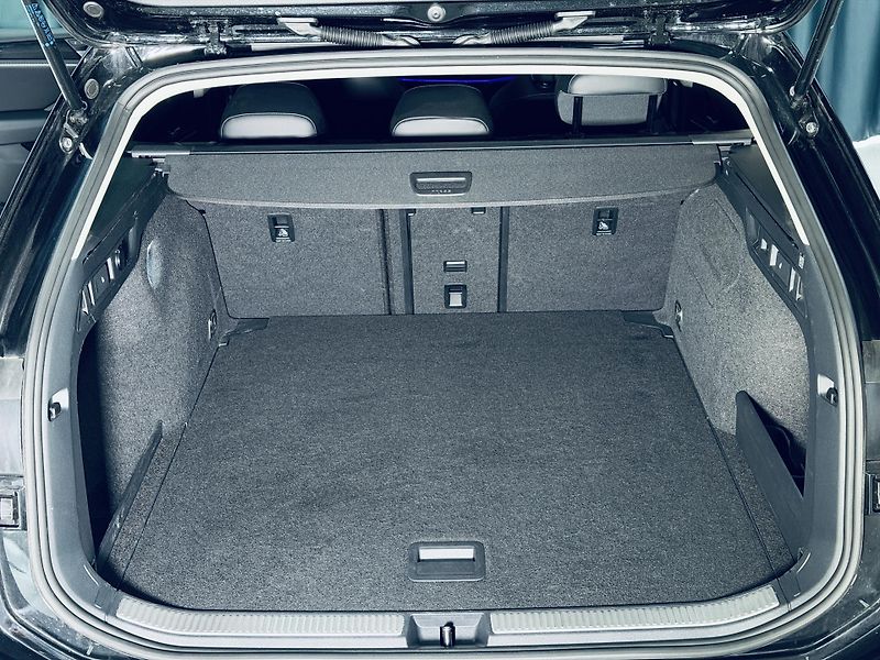 Volkswagen Passat (2025) 1.5Tsi*TAŽ*MASAŽE*360°KAMERY* - fotka 37 z 37