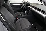 Volkswagen Passat 2.0TDI 110kW Kamera ACC Tažné - náhled 12