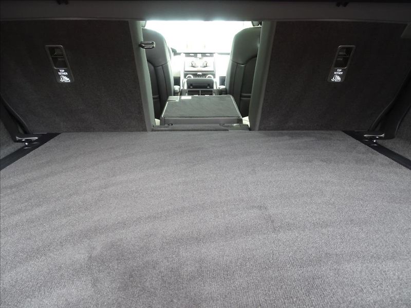 Land Rover Discovery (2026) 3,0 D250 LANDMARK AWD* - fotka 6 z 28