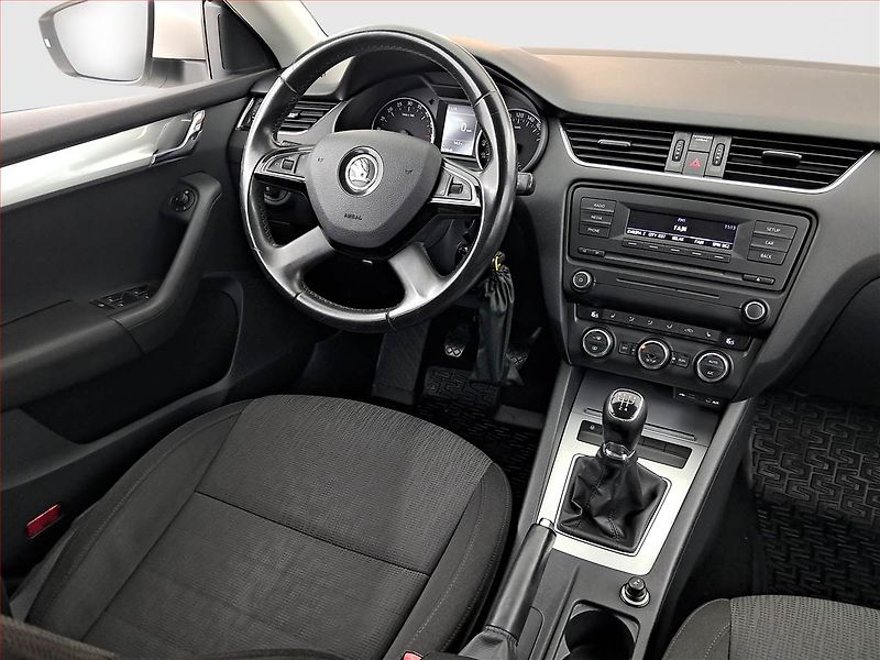Škoda Octavia (2013) 1.6 TDI, Tempomat - fotka 7 z 17