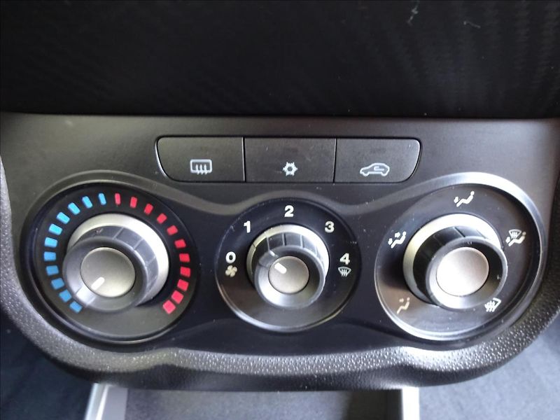 Alfa Romeo MiTo 1,4i 16V - fotka 28 z 42
