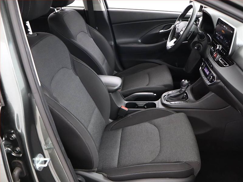 Hyundai i30 (2022) 1.5 T-GDI MHEV, Automat - fotka 7 z 18
