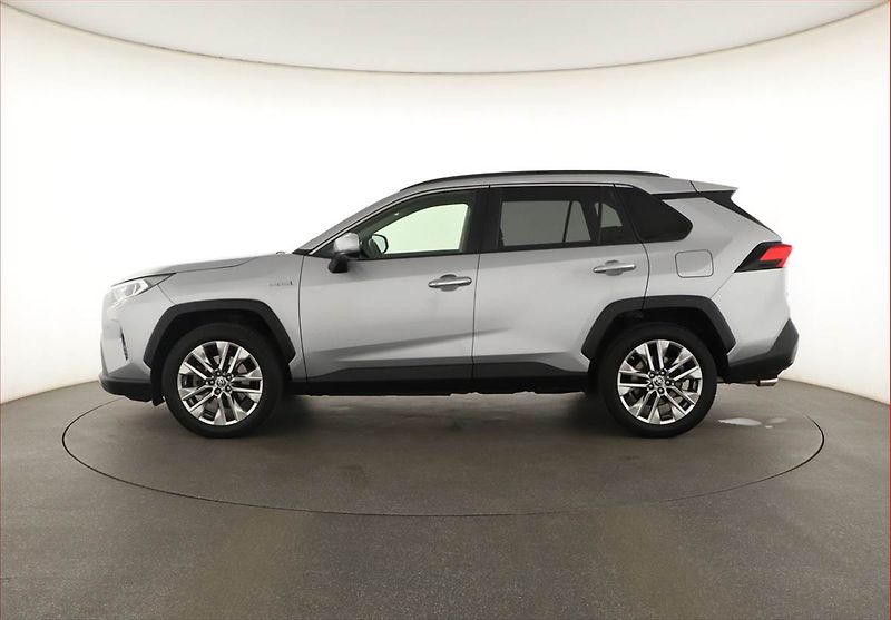 Toyota RAV4 (2021) Executive 2.5 Hybrid - fotka 3 z 18
