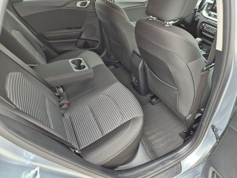 Kia Ceed (2025) SW TOP+Busines 1.5TGD-i 103kW - fotka 15 z 35