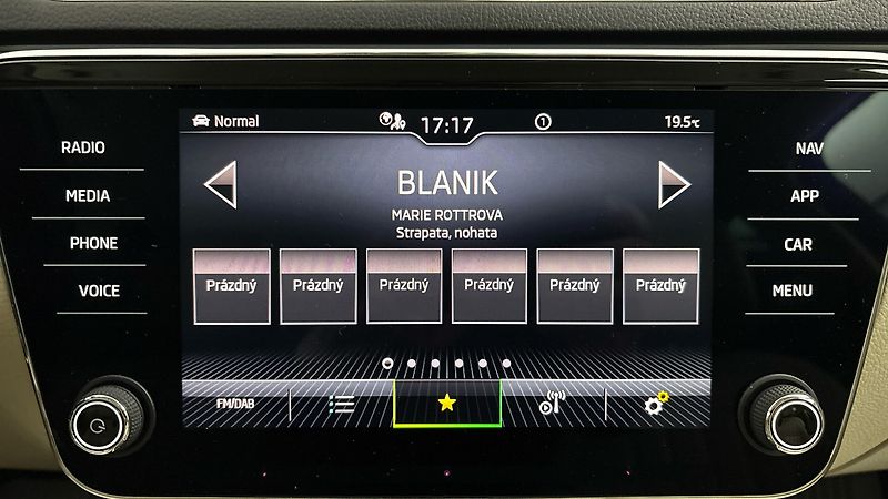 Škoda Superb 1.5 TSI DSG L&K Combi - fotka 11 z 33